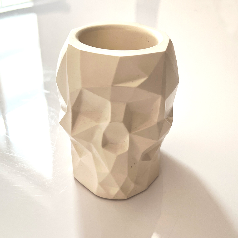 Angled Skull pot – white