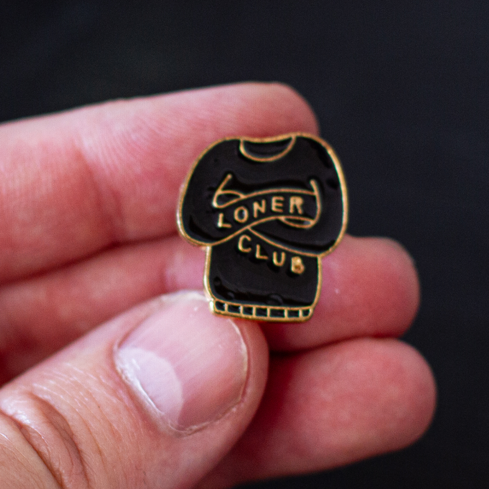 Loner Club – pin